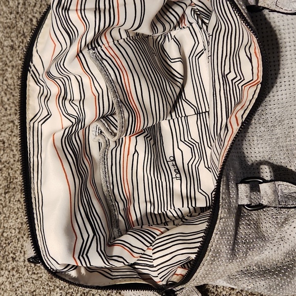 Handbag - Picture 4 of 7